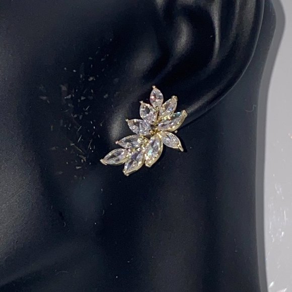 Marquise Cut Cubic Zirconia Stones in Leaf Pattern - Picture 7 of 7